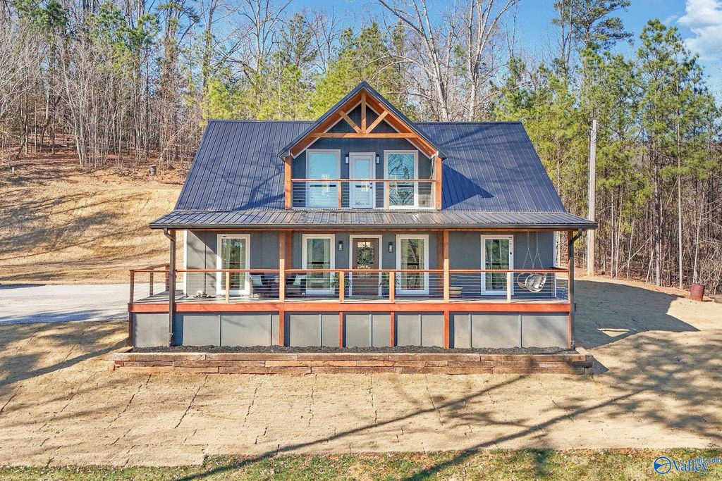 16 October Way, Guntersville, AL 35976