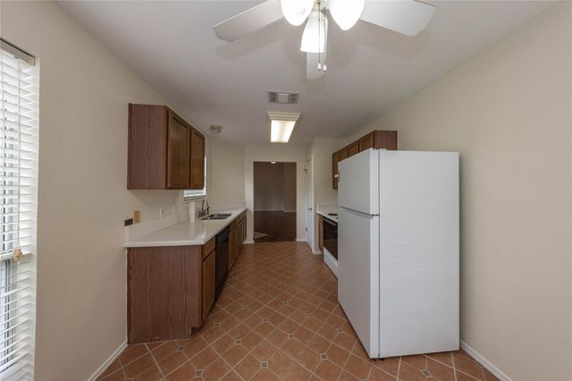 16 Villa Meadow E, Wimberley, TX 78676