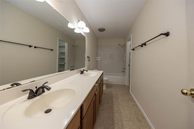 16 Villa Meadow E, Wimberley, TX 78676