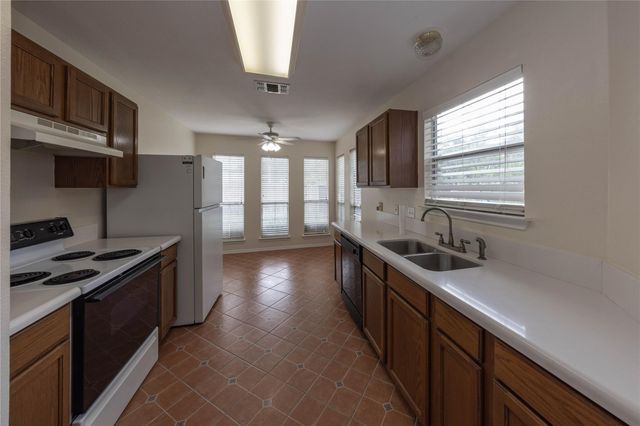 16 Villa Meadow E, Wimberley, TX 78676