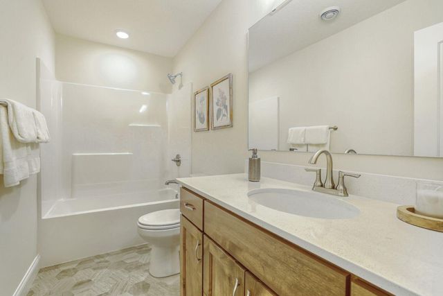 17715 Empire Trail, Lakeville, MN 55044