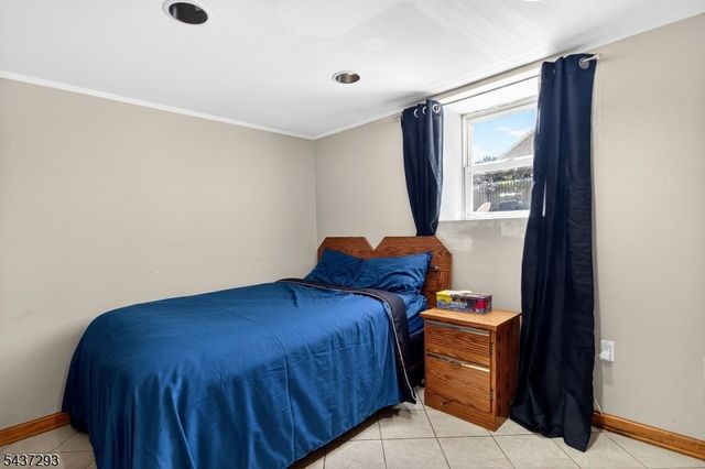 4 Jeanette St, Carteret Boro, NJ 07008
