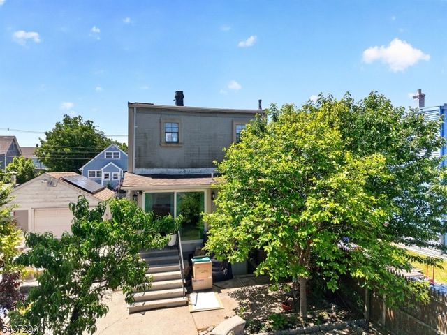 4 Jeanette St, Carteret Boro, NJ 07008