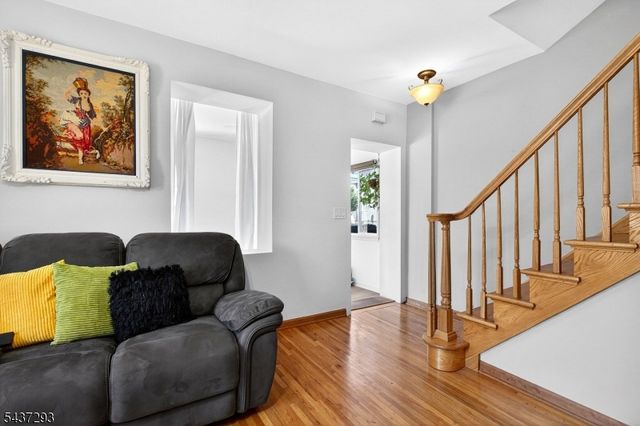 4 Jeanette St, Carteret Boro, NJ 07008
