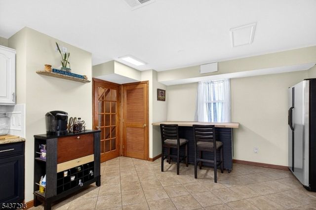 4 Jeanette St, Carteret Boro, NJ 07008