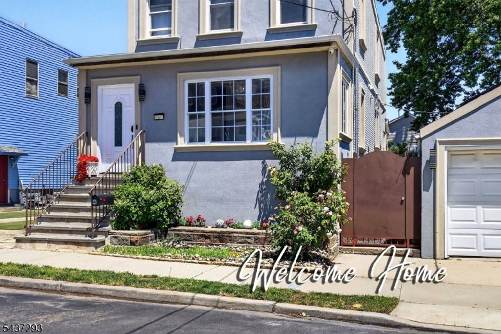 4 Jeanette St, Carteret Boro, NJ 07008