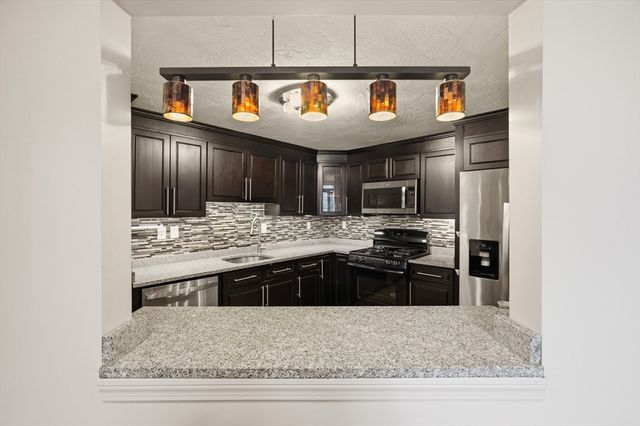 237 South St 6, Shrewsbury, MA 01545