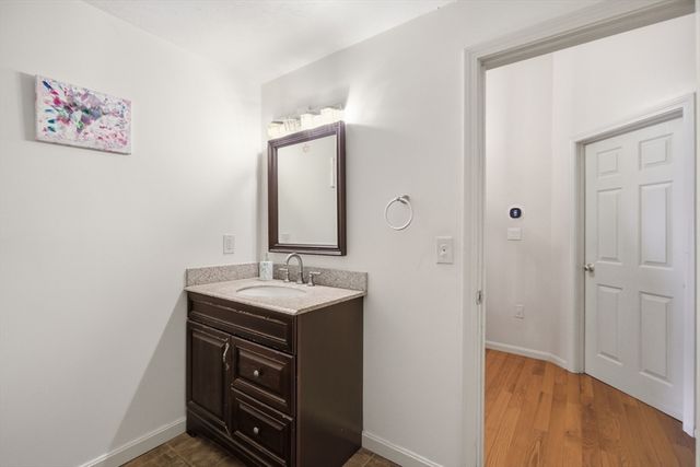 237 South St 6, Shrewsbury, MA 01545
