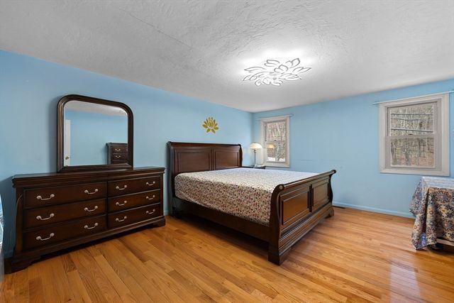 237 South St 6, Shrewsbury, MA 01545