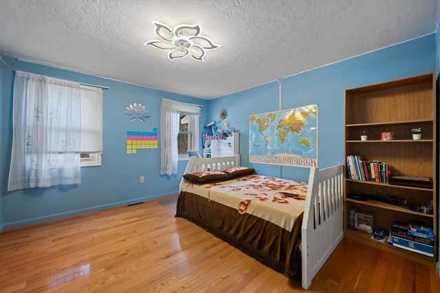 237 South St 6, Shrewsbury, MA 01545