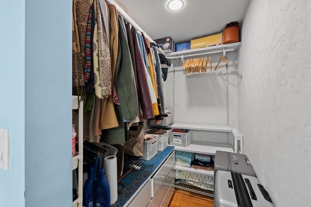 237 South St 6, Shrewsbury, MA 01545