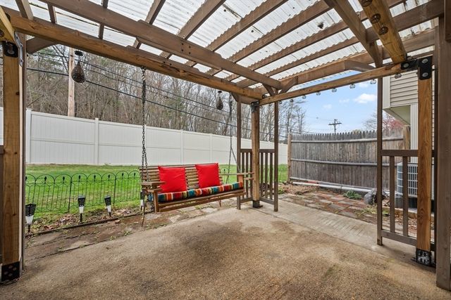237 South St 6, Shrewsbury, MA 01545