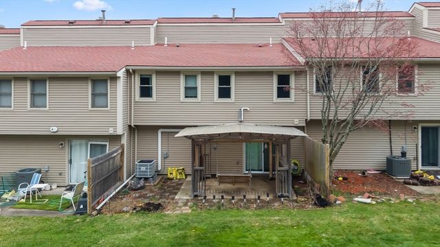 237 South St 6, Shrewsbury, MA 01545