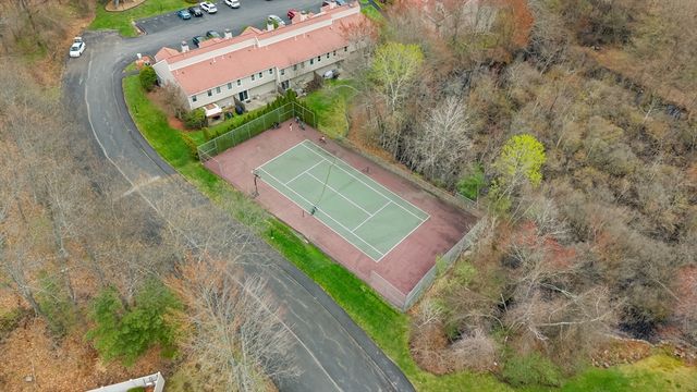 237 South St 6, Shrewsbury, MA 01545
