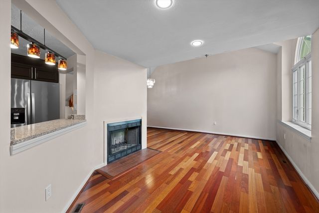 237 South St 6, Shrewsbury, MA 01545