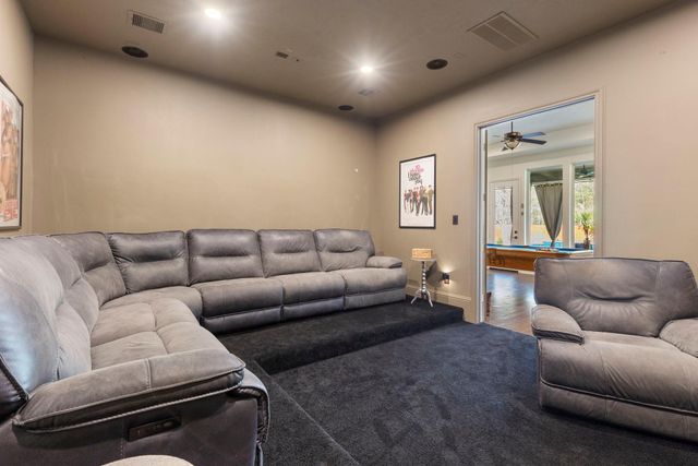 2123 Barton Woods Boulevard, Conroe, TX 77301