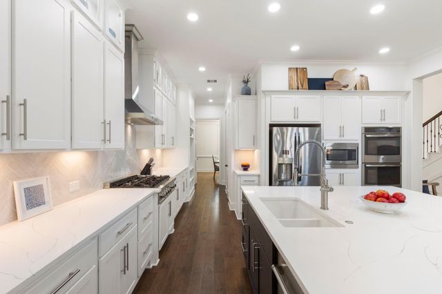 2123 Barton Woods Boulevard, Conroe, TX 77301