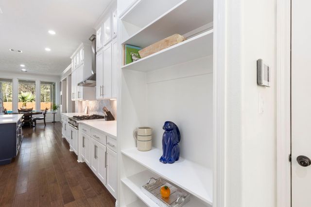 2123 Barton Woods Boulevard, Conroe, TX 77301