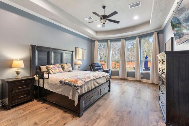 2123 Barton Woods Boulevard, Conroe, TX 77301