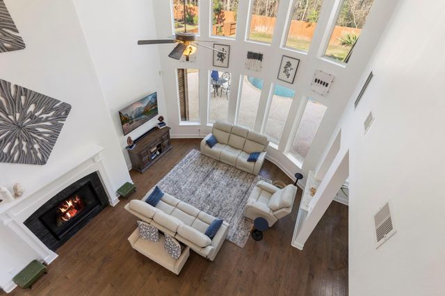 2123 Barton Woods Boulevard, Conroe, TX 77301