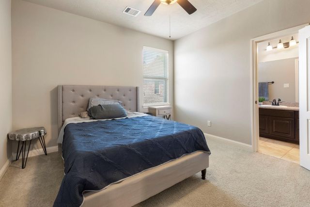 2123 Barton Woods Boulevard, Conroe, TX 77301