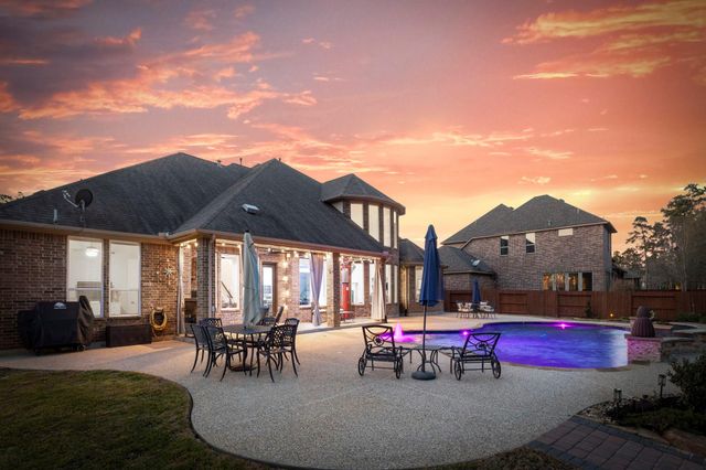 2123 Barton Woods Boulevard, Conroe, TX 77301