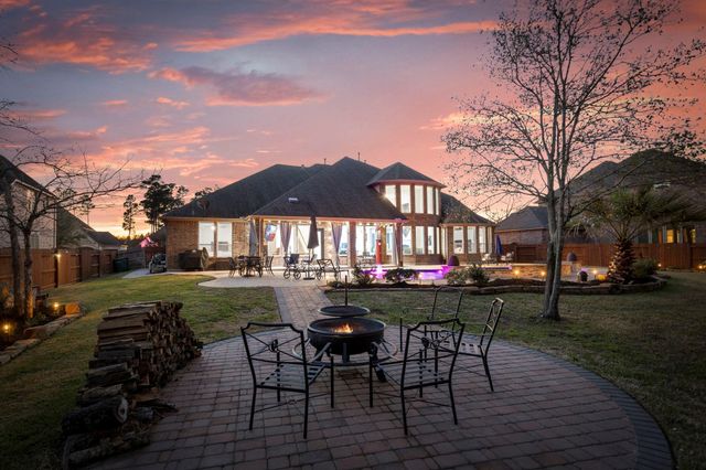 2123 Barton Woods Boulevard, Conroe, TX 77301