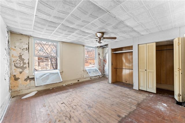 115 Hawkins Ave, Perry Hilltop, PA 15214