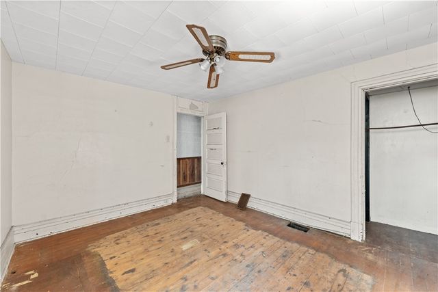 115 Hawkins Ave, Perry Hilltop, PA 15214