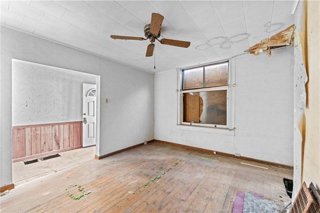 115 Hawkins Ave, Perry Hilltop, PA 15214