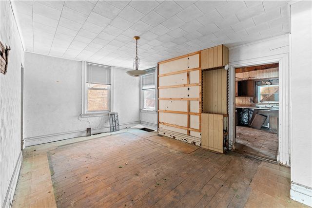 115 Hawkins Ave, Perry Hilltop, PA 15214