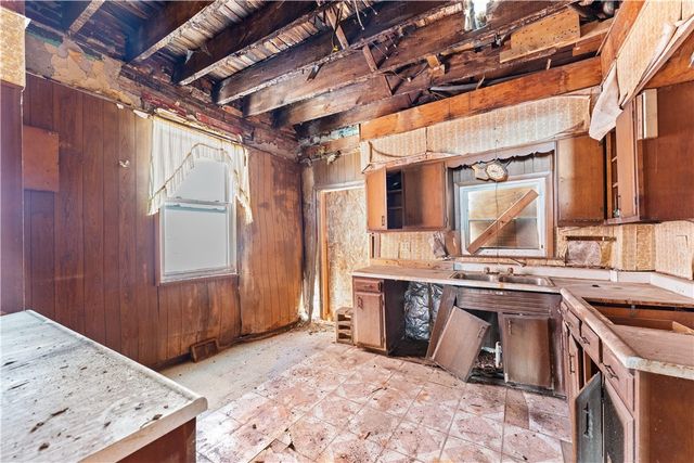 115 Hawkins Ave, Perry Hilltop, PA 15214