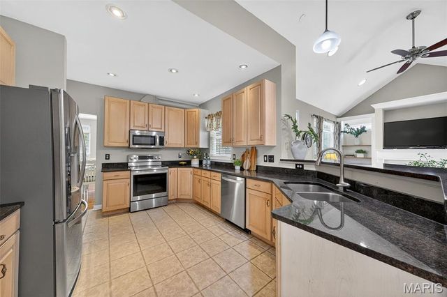 2 Wynnbrook Manor Drive, St Charles, MO 63301