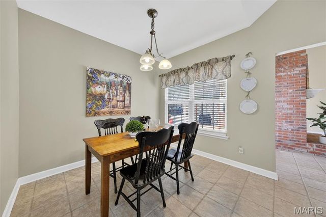 2 Wynnbrook Manor Drive, St Charles, MO 63301