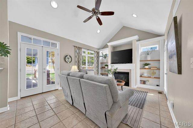 2 Wynnbrook Manor Drive, St Charles, MO 63301