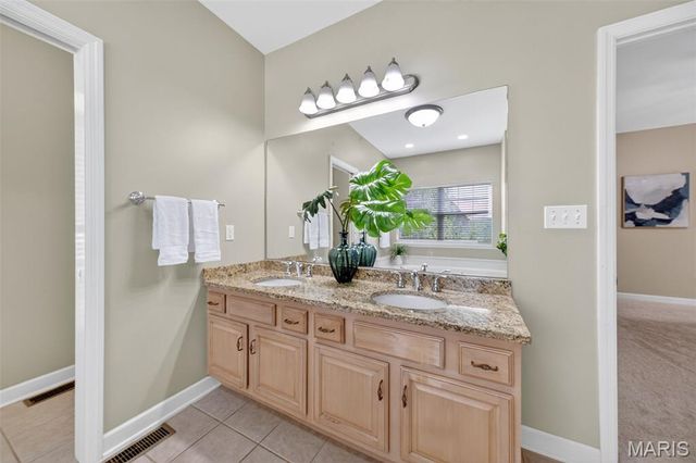 2 Wynnbrook Manor Drive, St Charles, MO 63301