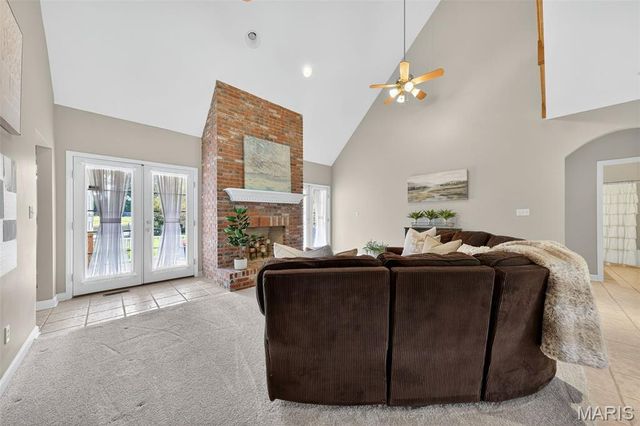 2 Wynnbrook Manor Drive, St Charles, MO 63301