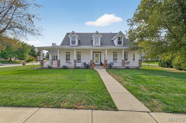 2 Wynnbrook Manor Drive, St Charles, MO 63301