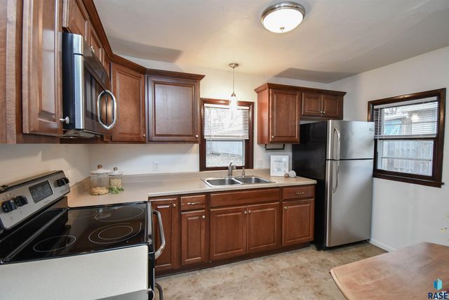 306 S Chicago Ave Avenue, Sioux Falls, SD 57103