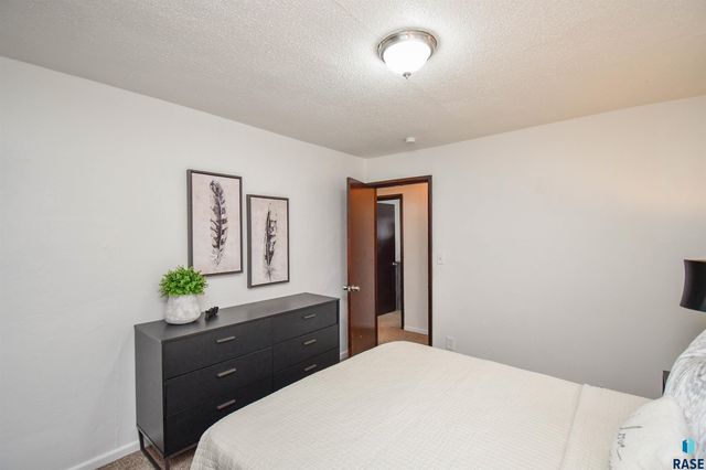 306 S Chicago Ave Avenue, Sioux Falls, SD 57103