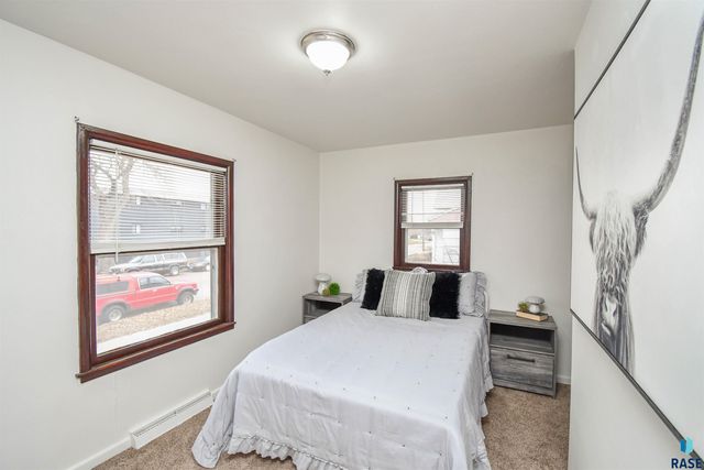 306 S Chicago Ave Avenue, Sioux Falls, SD 57103