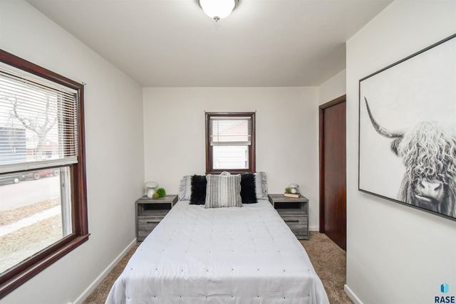 306 S Chicago Ave Avenue, Sioux Falls, SD 57103