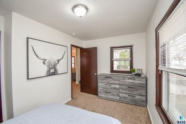 306 S Chicago Ave Avenue, Sioux Falls, SD 57103