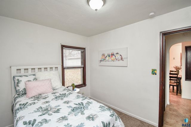 306 S Chicago Ave Avenue, Sioux Falls, SD 57103