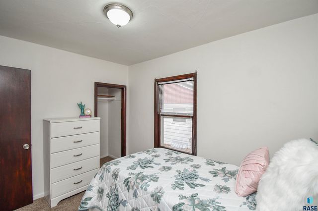 306 S Chicago Ave Avenue, Sioux Falls, SD 57103