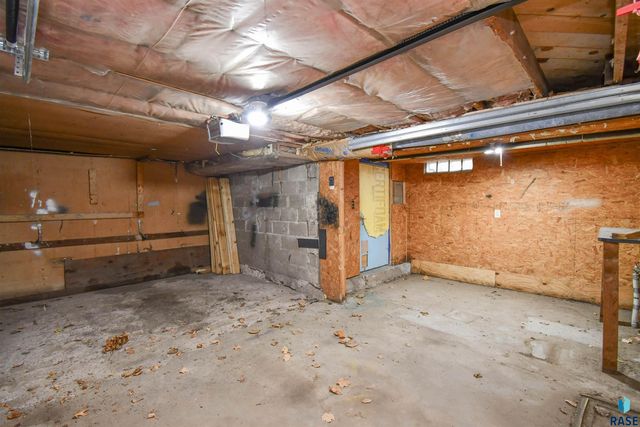 306 S Chicago Ave Avenue, Sioux Falls, SD 57103