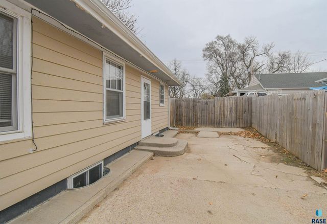 306 S Chicago Ave Avenue, Sioux Falls, SD 57103