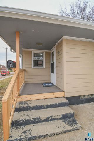 306 S Chicago Ave Avenue, Sioux Falls, SD 57103