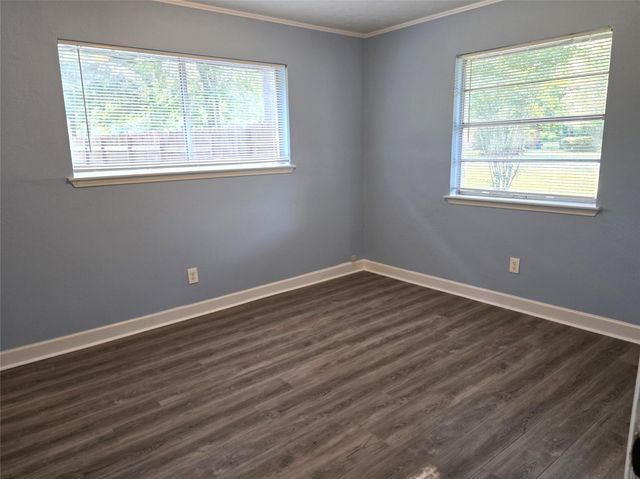 3748 Pin Oak Drive, Conroe, TX 77301