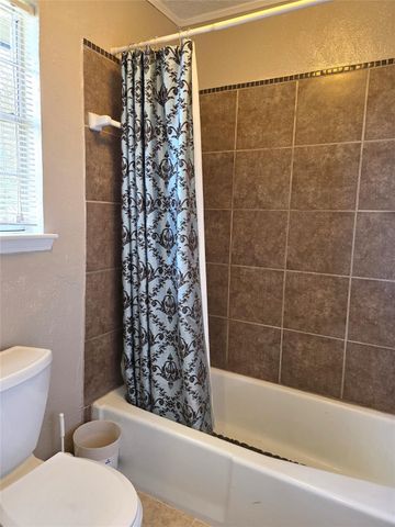 3748 Pin Oak Drive, Conroe, TX 77301
